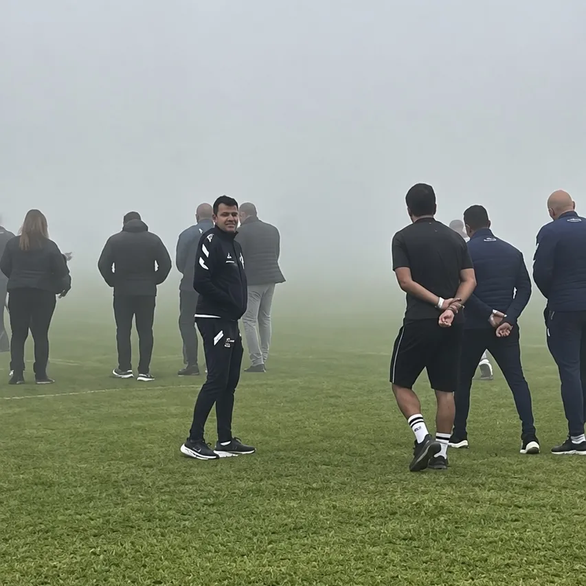 Neblina muda paisagem e afeta futebol em Chapada dos Guimarães
