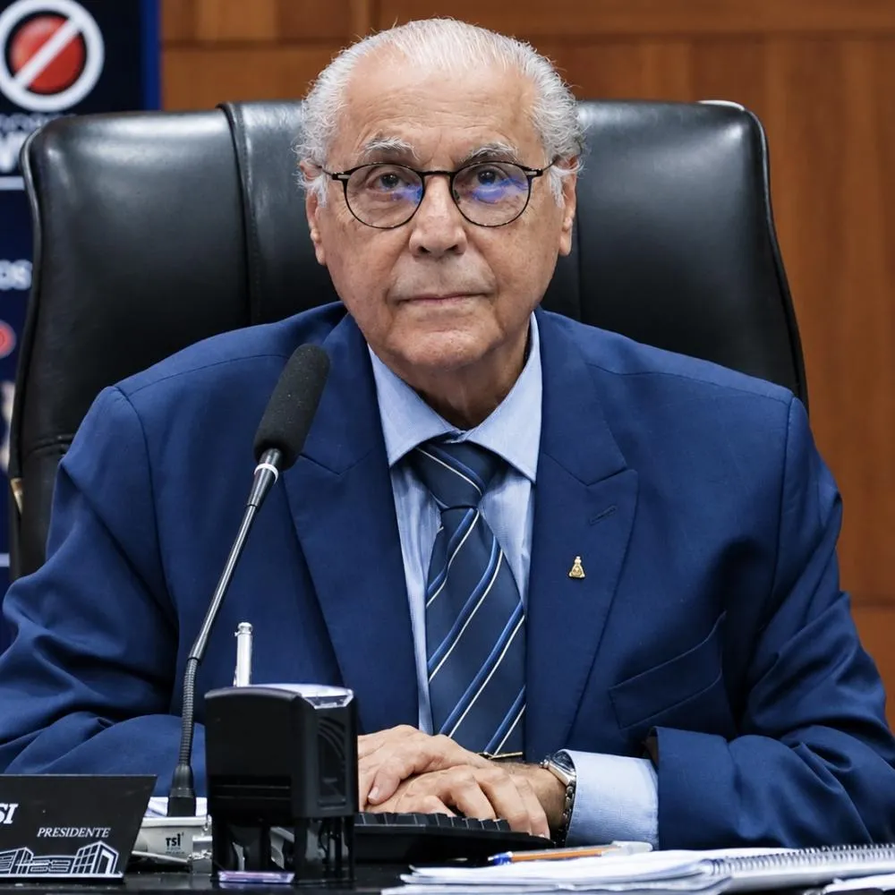 Campanha dentro de empresa vira alvo de denúncia contra Júlio Campos