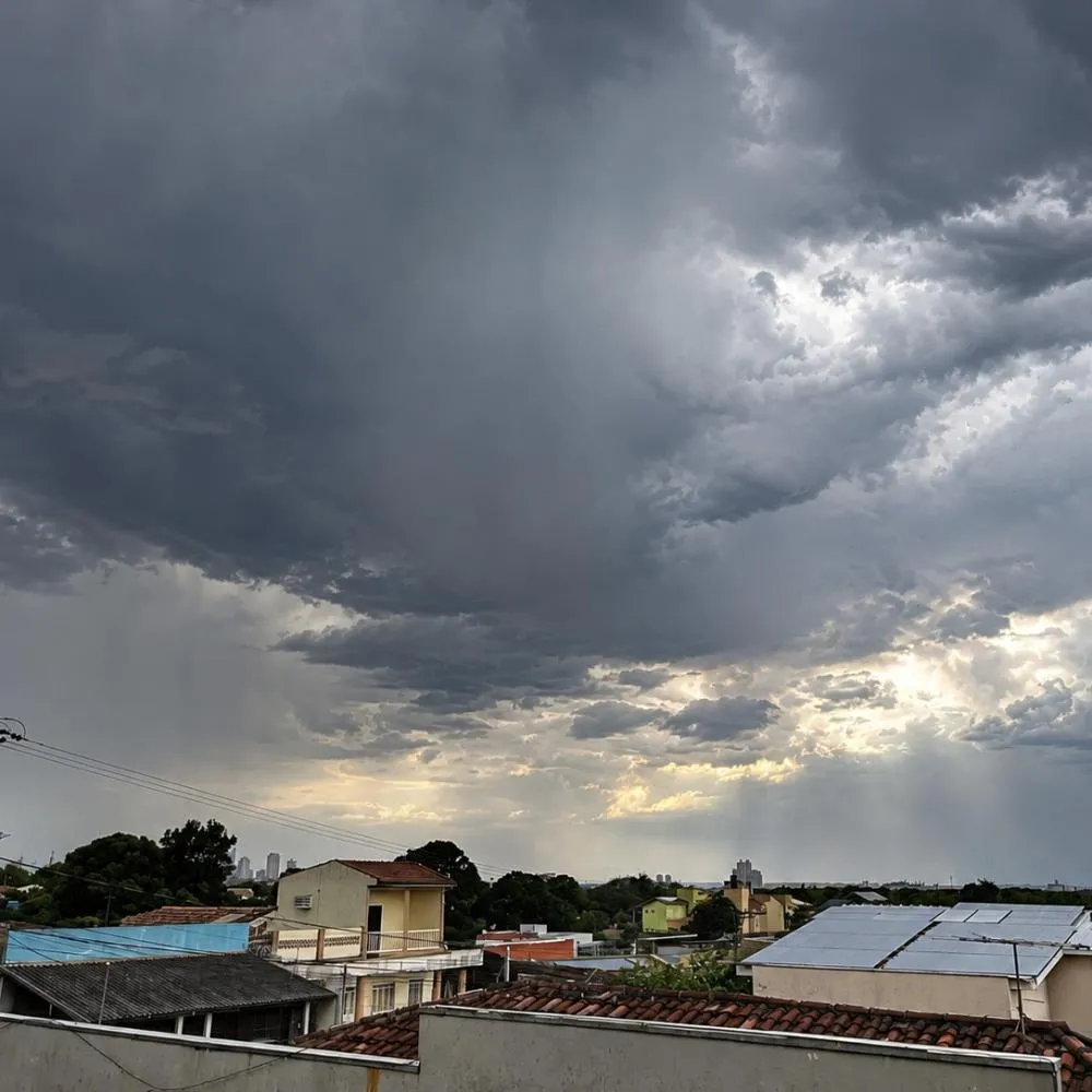 Primavera começa com alerta de tempestade em Mato Grosso