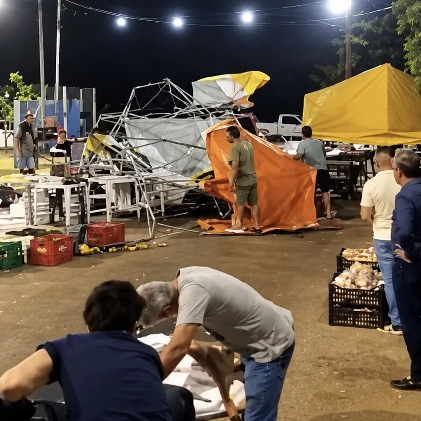 Vendaval destrói barracas e assusta feirantes em Rondonópolis