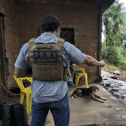 Homem é flagrado abusando de cachorro e é preso em Santo Antônio do Leverger