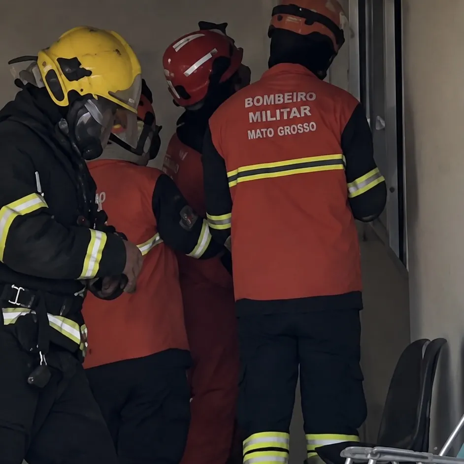 Incêndio atinge casa e deixa duas pessoas feridas em Sorriso