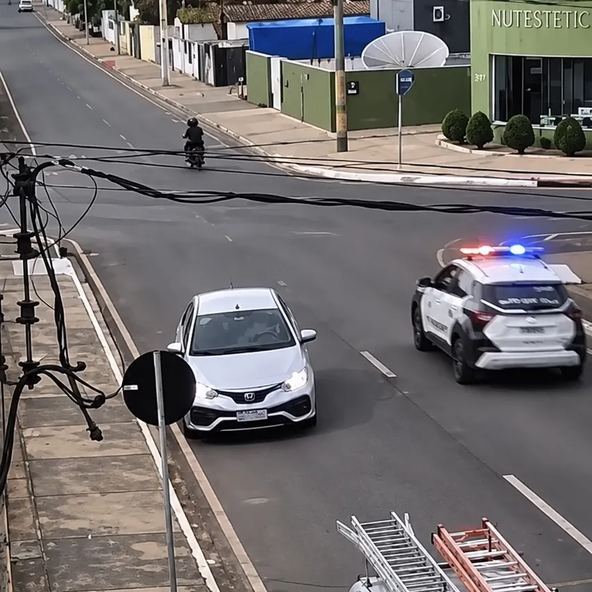 Fuga de adolescentes em moto termina em acidente em Nobres