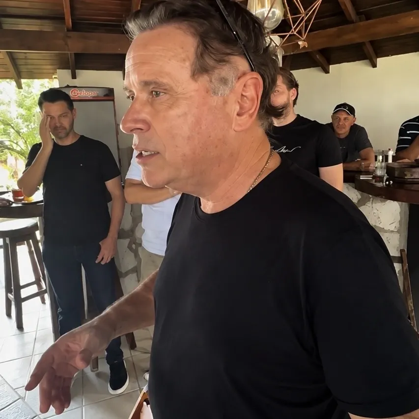 Após apoiar Lula em 2022, Blairo Maggi declara voto em Flávio Bolsonaro
