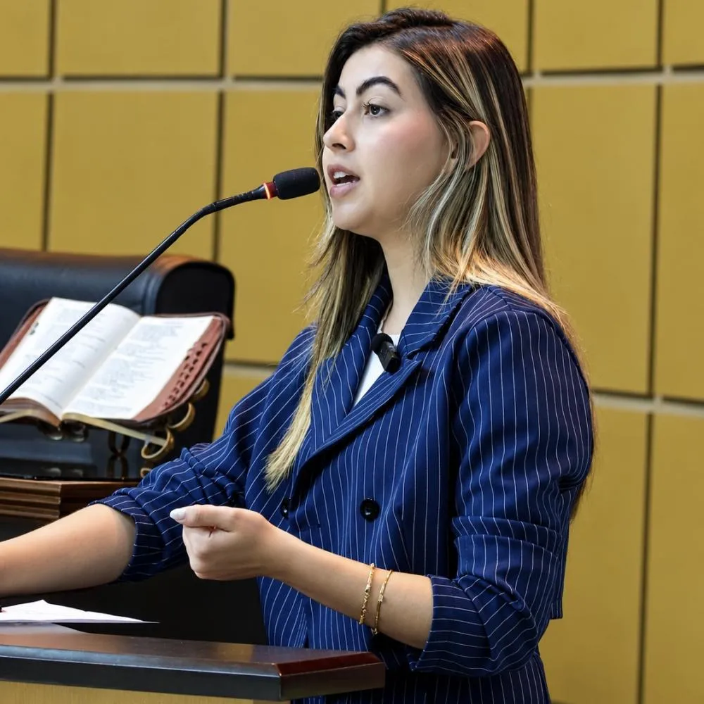 Mariana Carvalho reassume mandato e Paulinho Daniel deixa Câmara de Pva de Leste