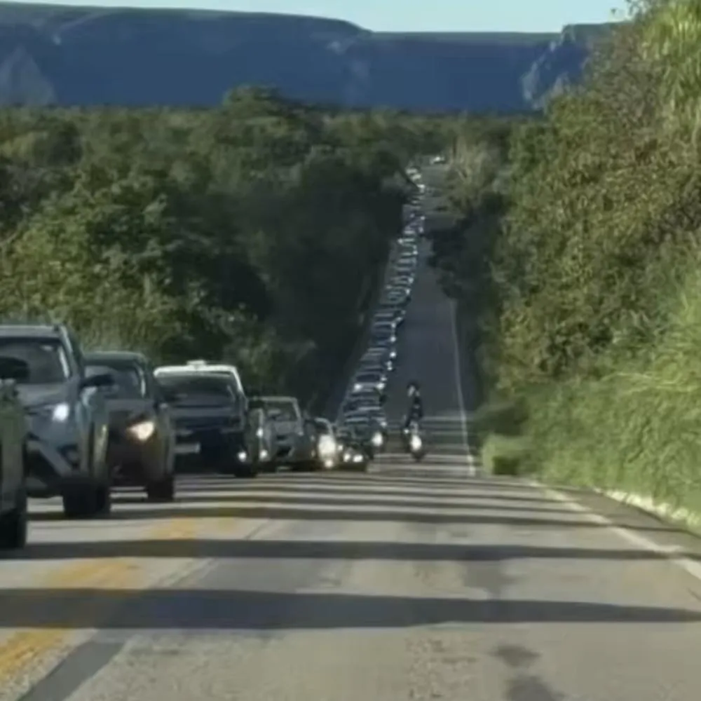 Trânsito intenso marca retorno à capital