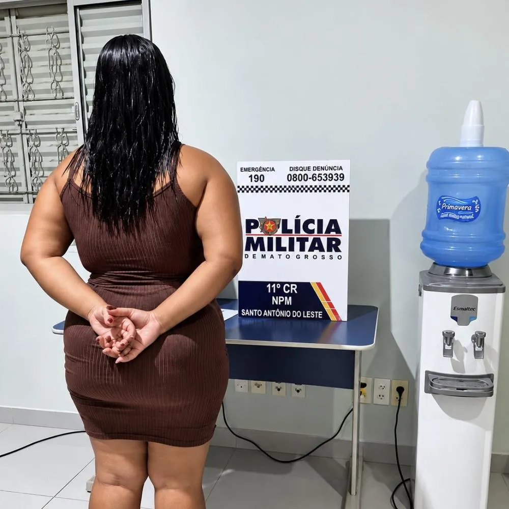 Mulher de 23 anos procurada por crimes ligados ao tráfico é presa em Santo Antônio do Leste