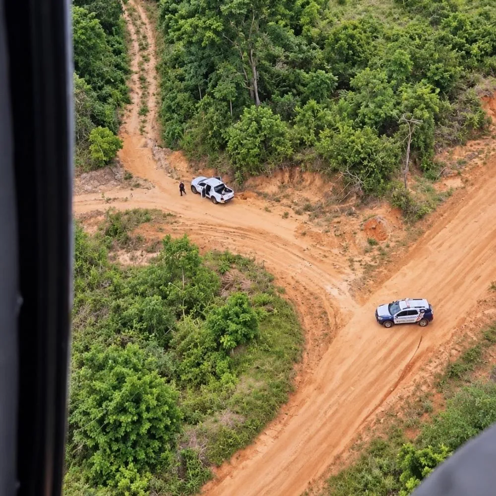 Dupla suspeita de roubo violento tenta escapar pela mata, mas acaba presa em Sorriso
