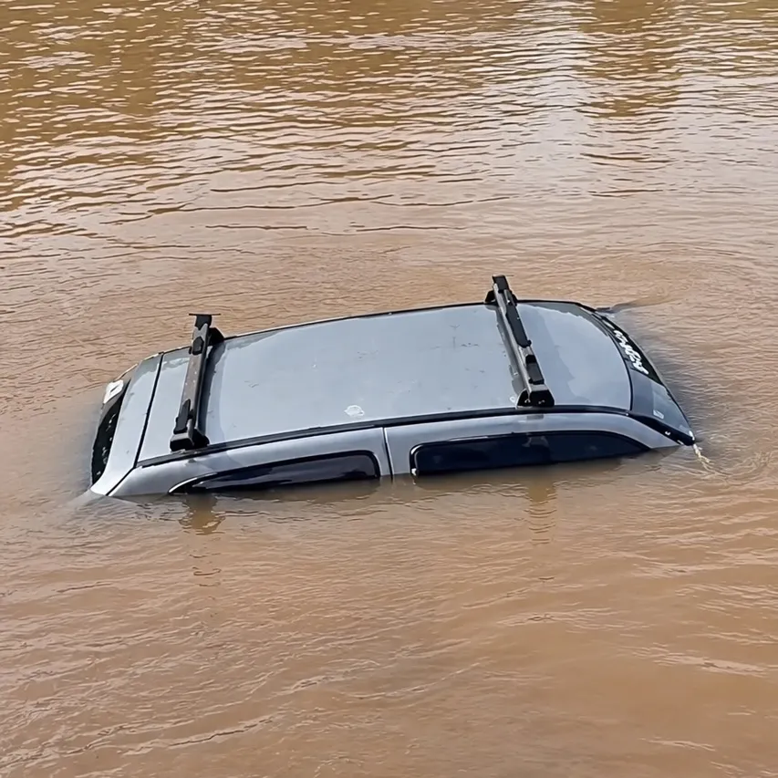 Carro é encontrado submerso no Rio Araguaia em Barra do Garças
