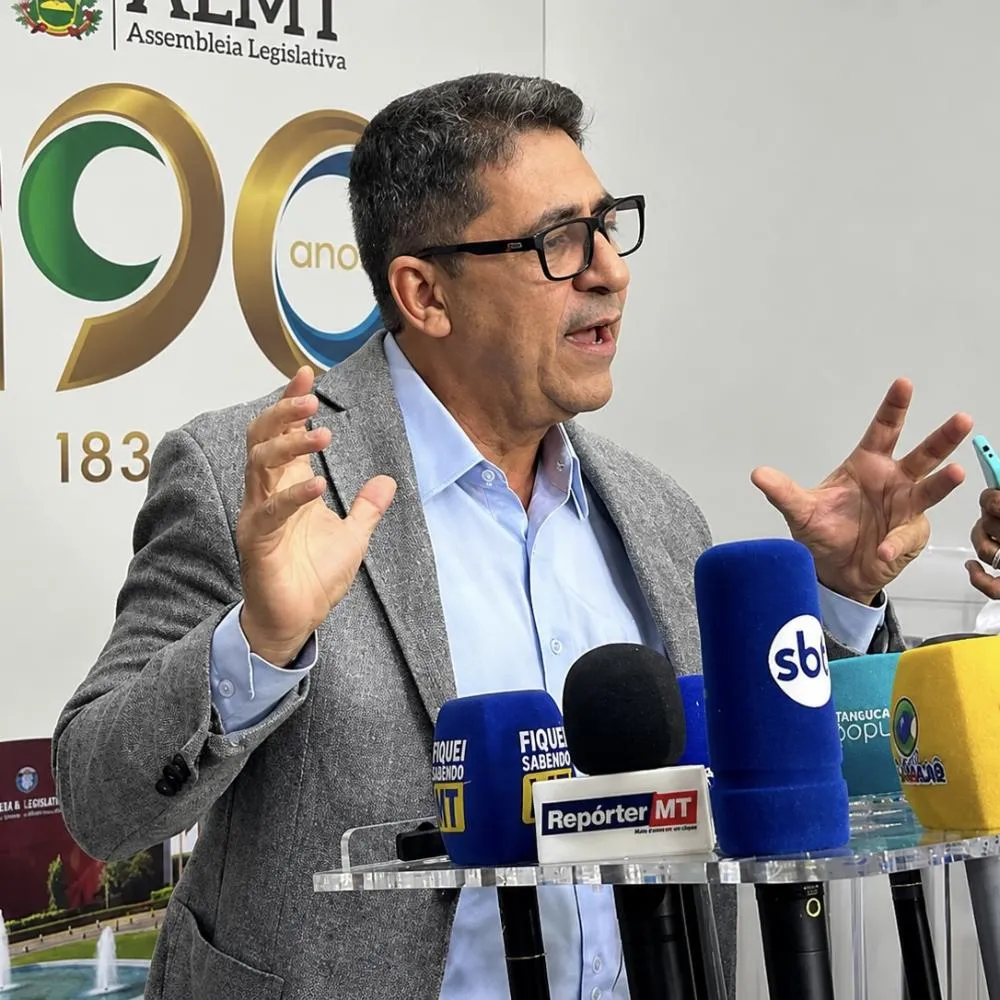 Ananias prevê “caça às bruxas” contra a direita e teme prisão de Flávio Bolsonaro