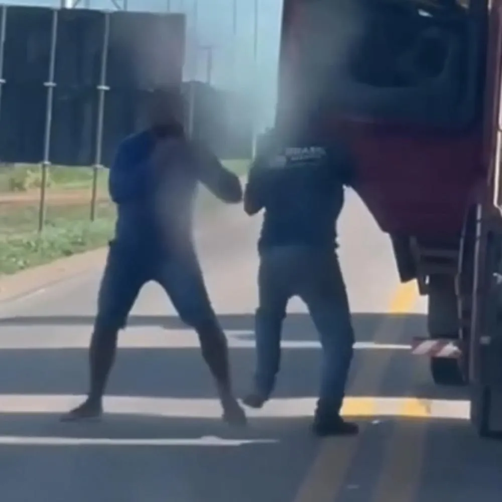 Discussão entre motoristas vira briga na BR-163