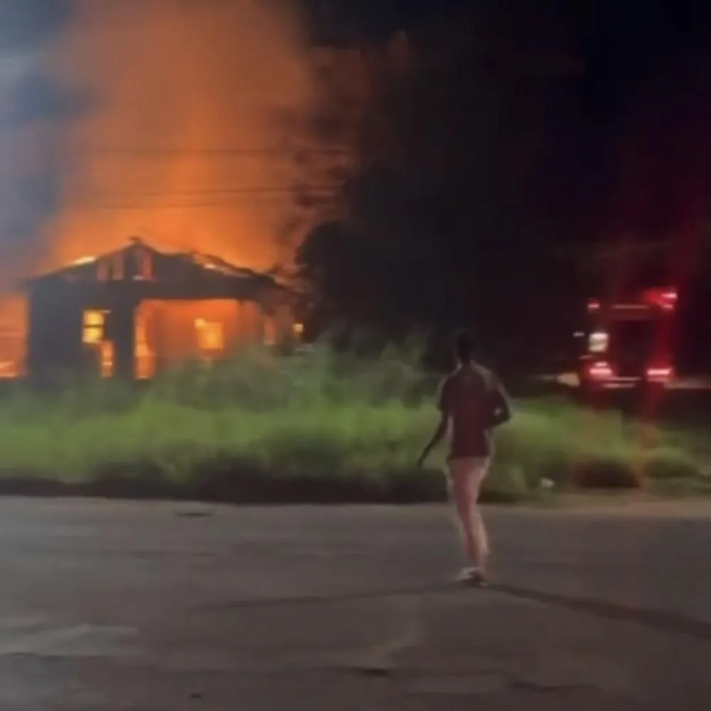 Filho é preso após incendiar casa da mãe em Juína