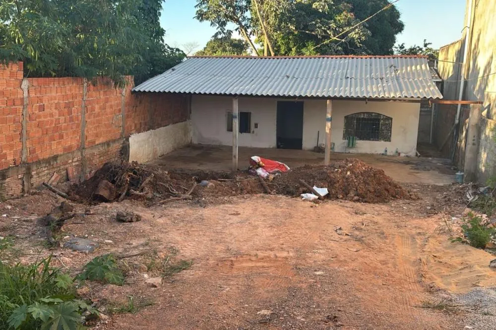 Corpo de mulher é encontrado em Cuiabá enterrado em cova