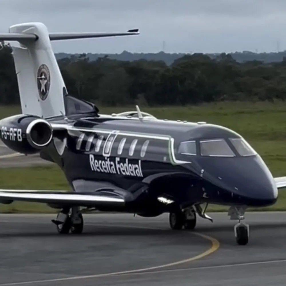Jato da Receita Federal impressiona em aeroporto de Cuiabá