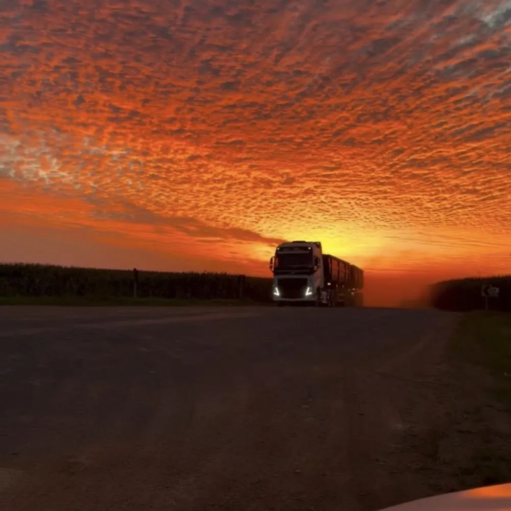 Pôr do sol impressiona moradores e viraliza em Nova Mutum