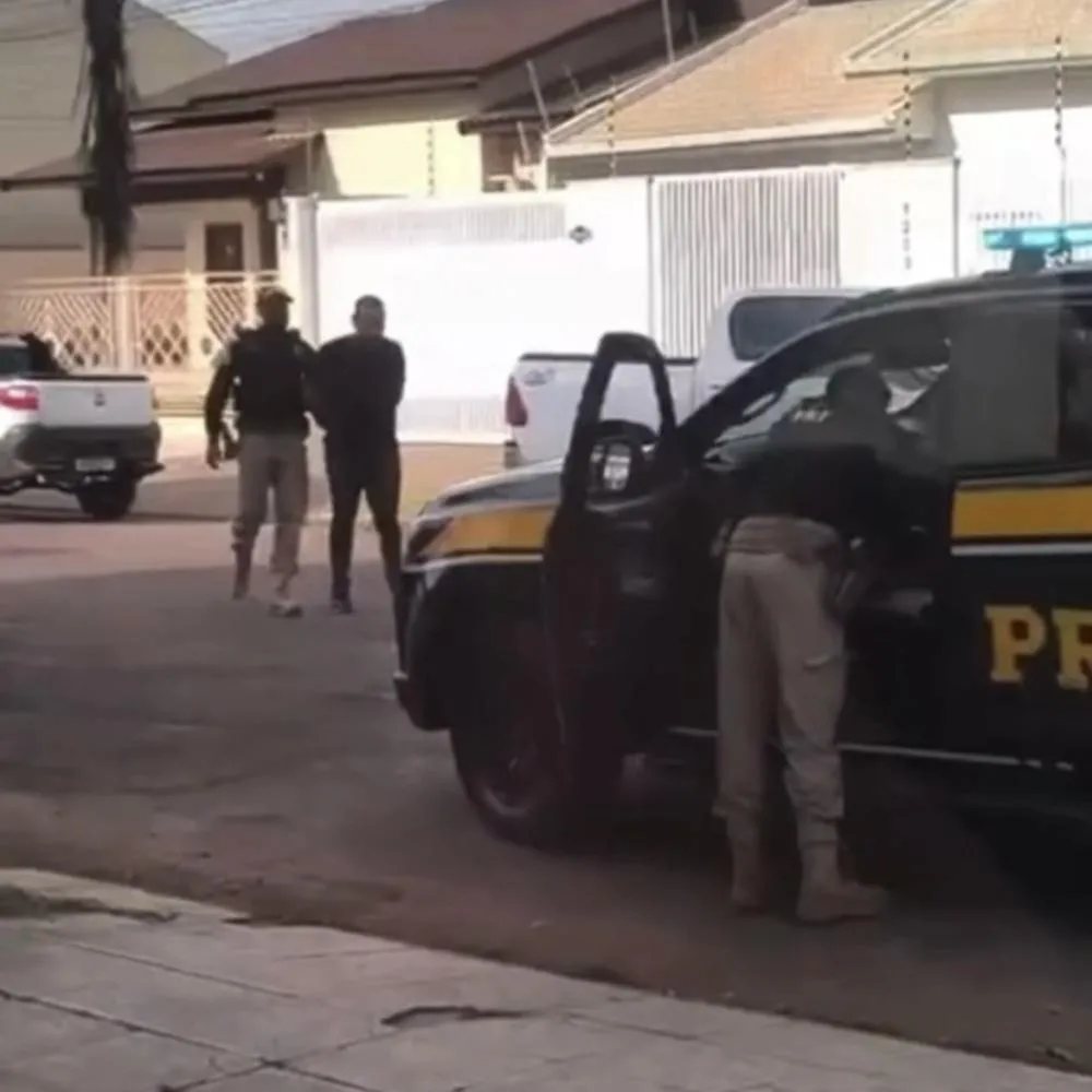 Jornalista de Sinop tenta fugir da PRF e é preso com pistola .380