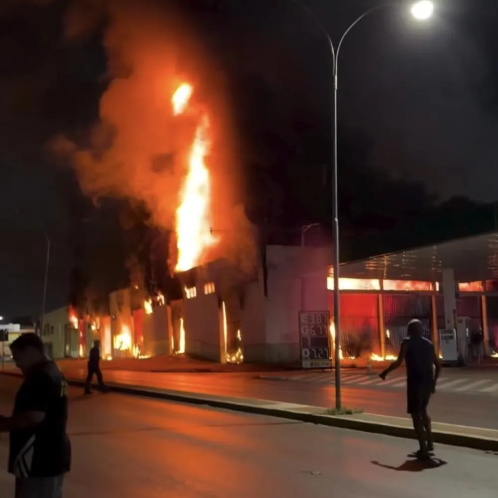 Segundo incêndio do ano atinge estrutura vinculada à Prefeitura de Várzea Grande