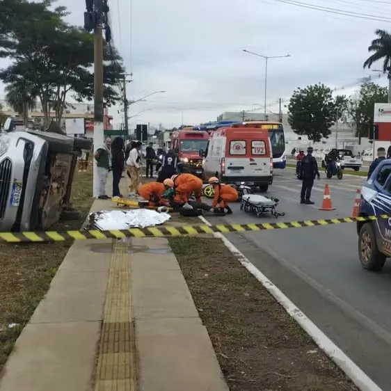 Idosa morre atropelada após acidente com três veículos na Avenida da FEB