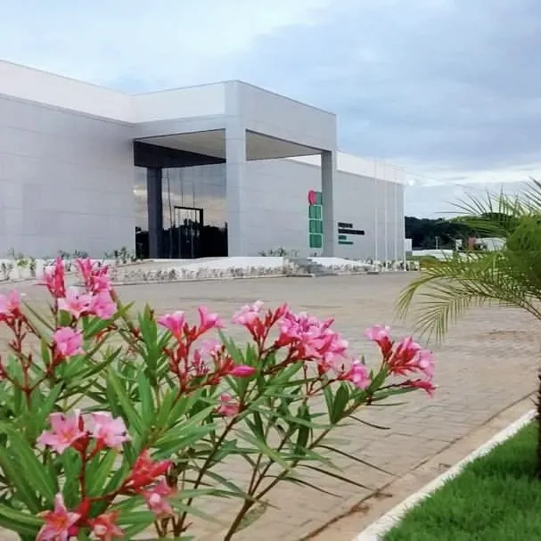 IFMT abre concurso com 43 vagas e salários de até R$ 14,9 mil