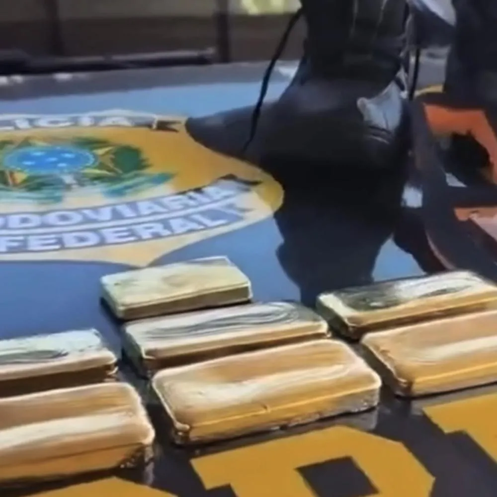 PRF apreende 3,5 quilos de ouro escondidos em sapatos em Rondonópolis
