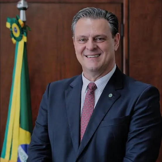 Carlos Fávaro nega desistência ao Senado e diz que seguirá no projeto de reeleição